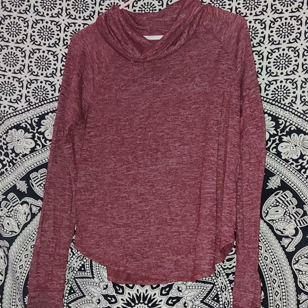 Hollister sweater